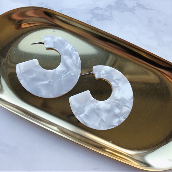 White Tortoise Statement Resin Earrings - Picture 2 of 5